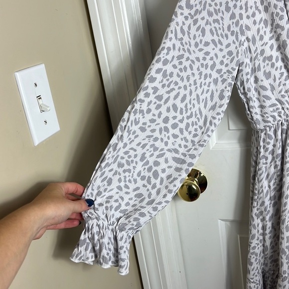 Altar’d State Cheetah Print White and Gray Faux Wrap Long Sleeve Mini Dress Sz M - Picture 2 of 10